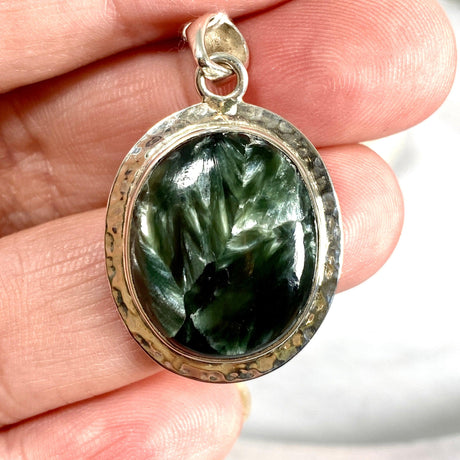 Seraphinite oval cabochon pendant with beaten banding KPGJ2511 - Nature's Magick
