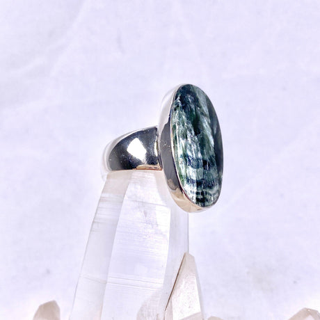 Seraphinite oval ring s.8 KRGJ2820 - Nature's Magick
