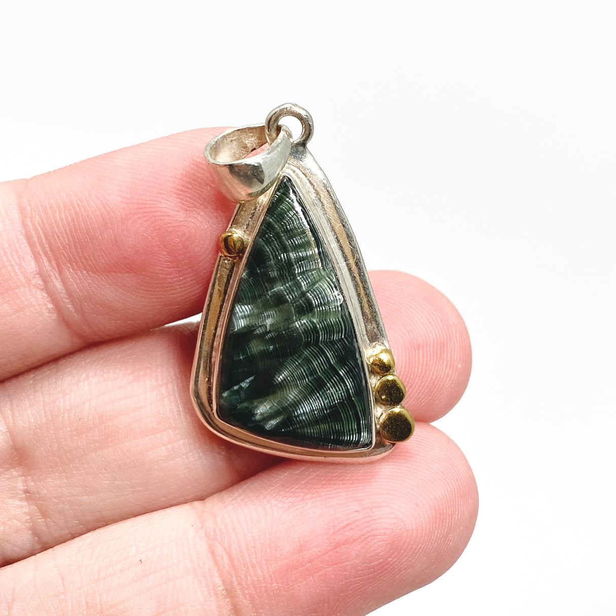 Seraphinite Freeform Cabochon Pendant in a Decorative Setting KPGJ4846