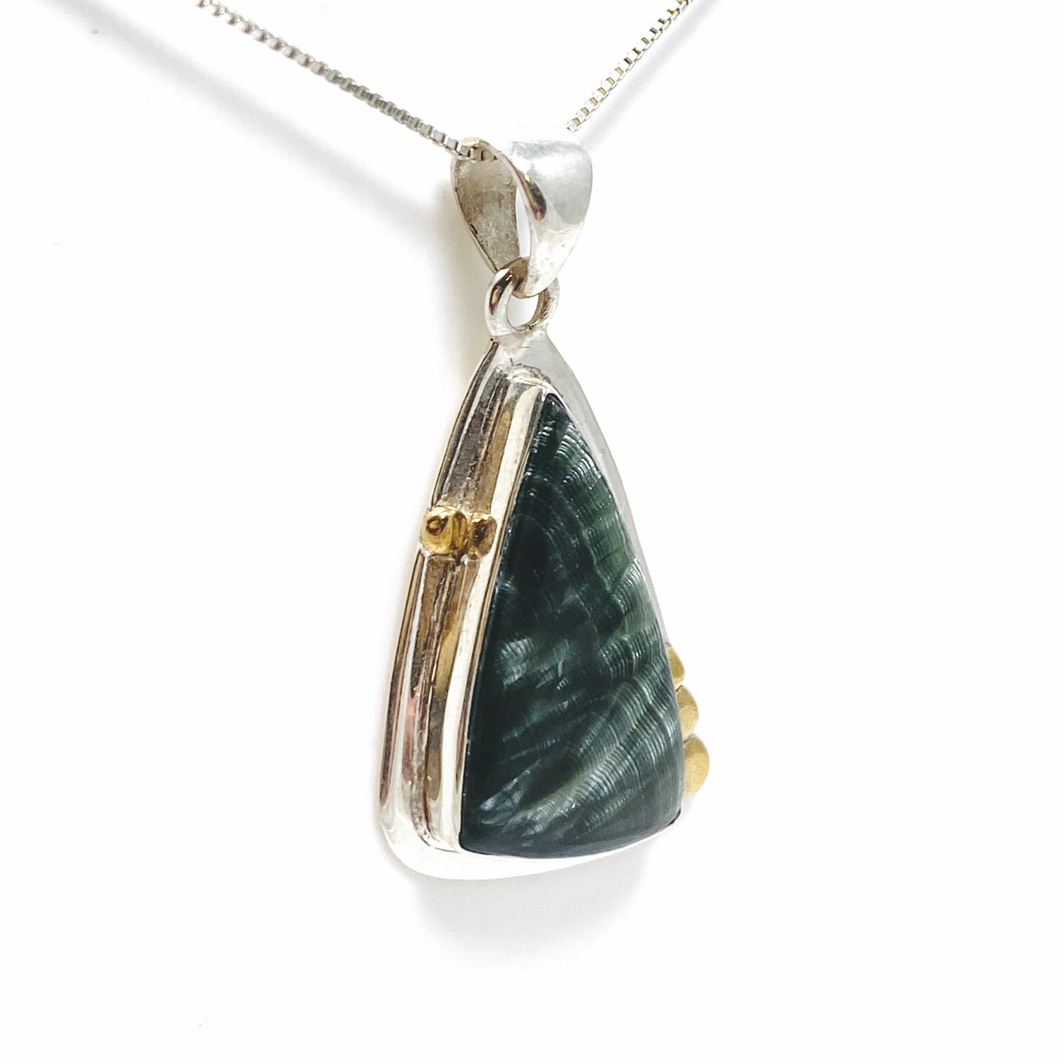 Seraphinite Freeform Cabochon Pendant in a Decorative Setting KPGJ4846