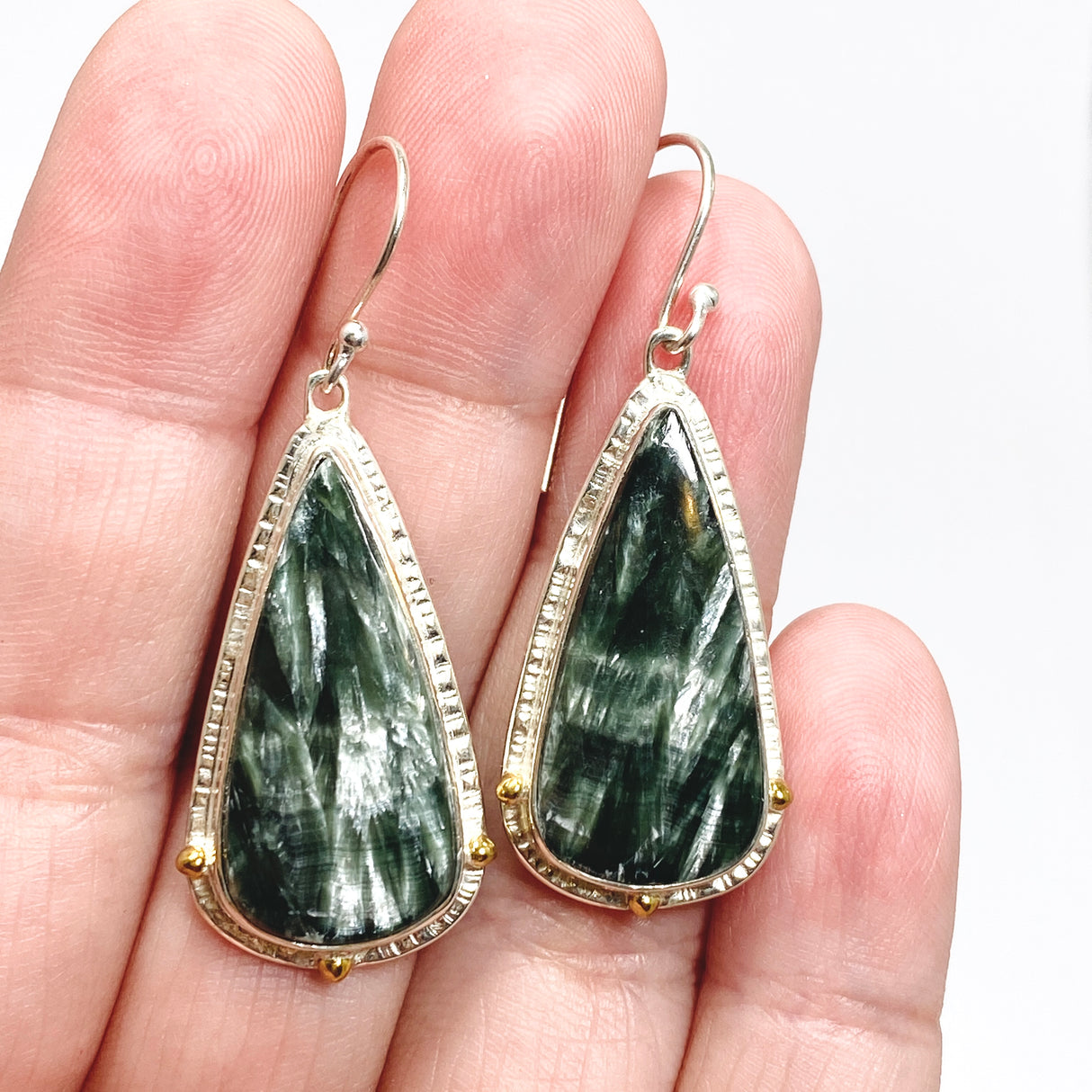 Seraphinite Teardrop Cabochon Earrings in a Decorative Setting KEGJ1562