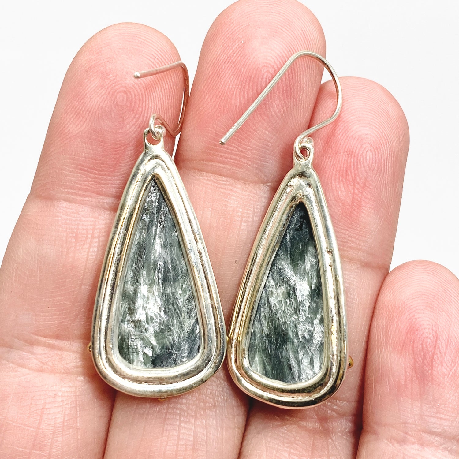 Seraphinite Teardrop Cabochon Earrings in a Decorative Setting KEGJ1562