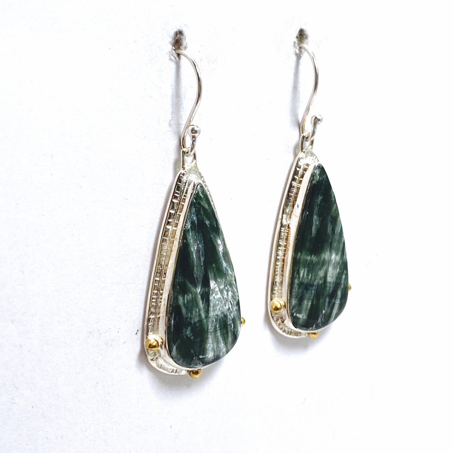 Seraphinite Teardrop Cabochon Earrings in a Decorative Setting KEGJ1562