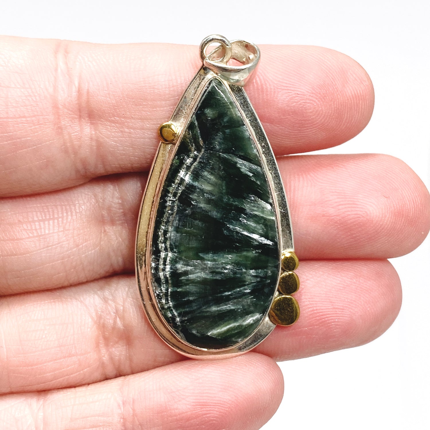 Seraphinite Teardrop Cabochon Pendant in a Decorative Setting KPGJ4843