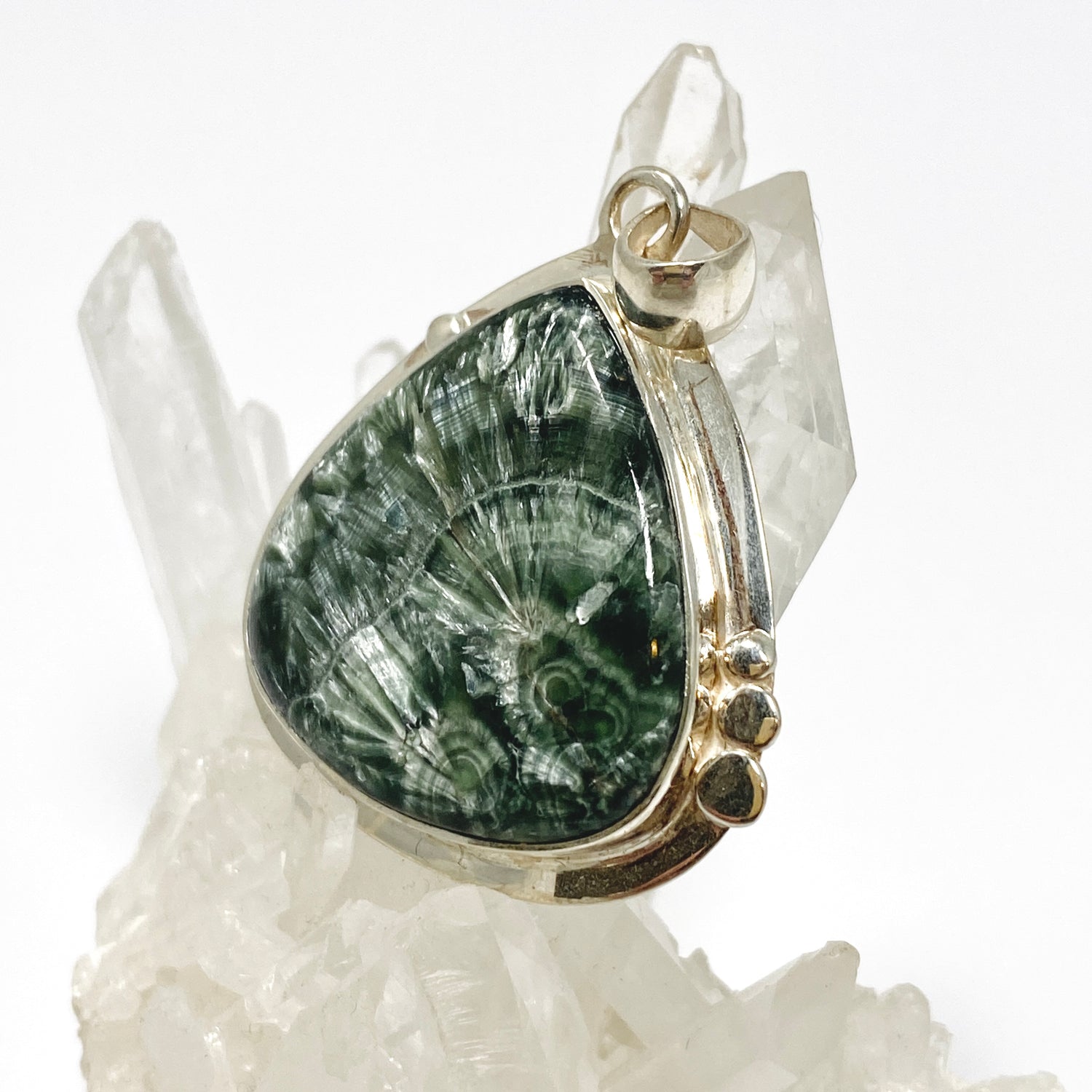 Seraphinite Teardrop Cabochon Pendant in a Decorative Setting KPGJ4844