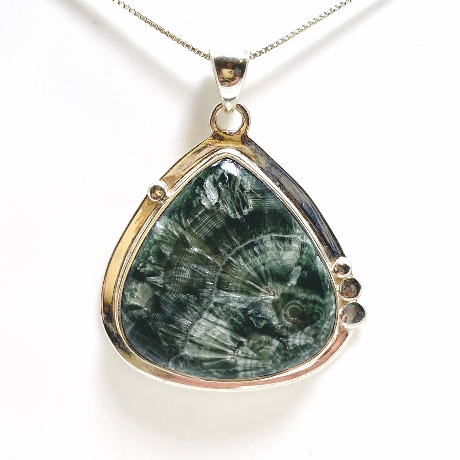 Seraphinite Teardrop Cabochon Pendant in a Decorative Setting KPGJ4844