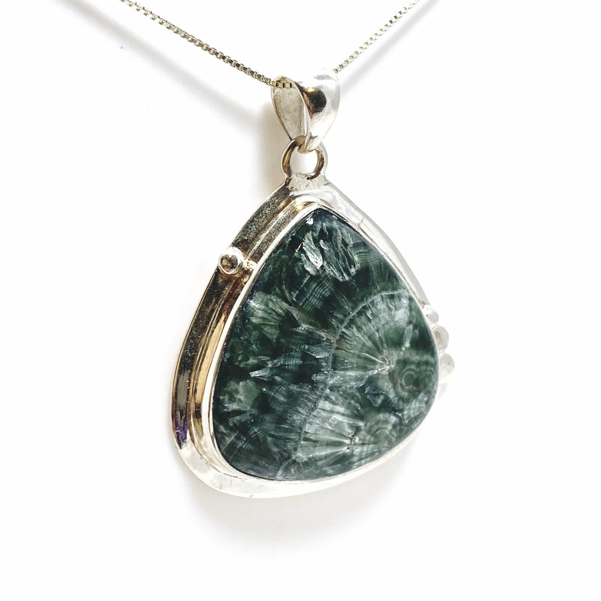 Seraphinite Teardrop Cabochon Pendant in a Decorative Setting KPGJ4844