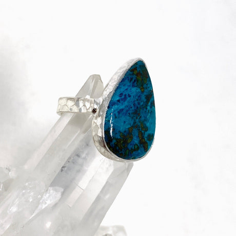 Shattuckite Teardrop Ring with a Hammered Band Size 8 KRGJ3220 - Nature's Magick