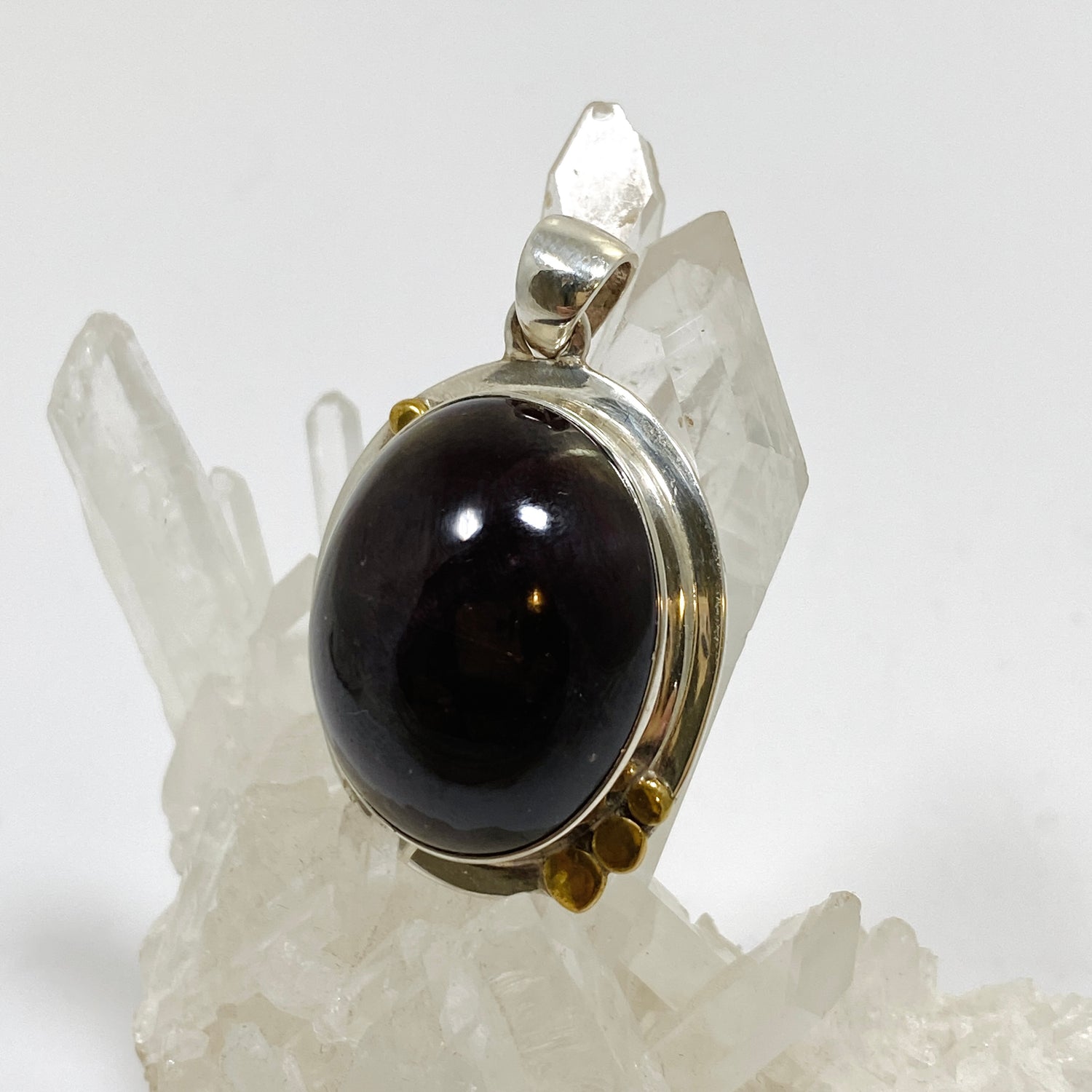 Star Garnet Oval Cabochon Pendant in a Decorative Setting KPGJ4848