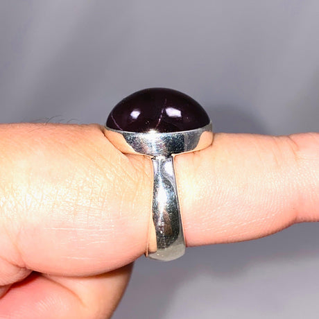 Star Garnet Oval Ring Size 9 KRGJ3137 - Nature's Magick
