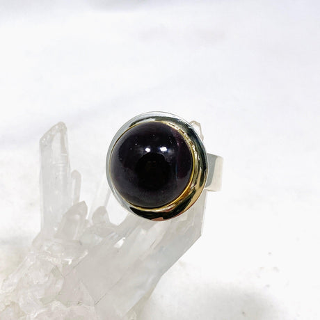 Star Garnet Round Ring with Brass Detailing Size 10 KRGJ3133 - Nature's Magick