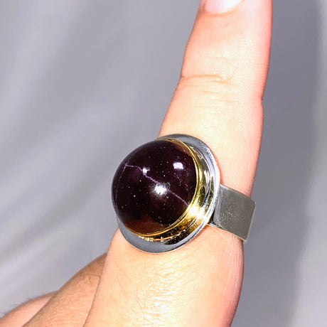 Star Garnet Round Ring with Brass Detailing Size 10 KRGJ3133 - Nature's Magick