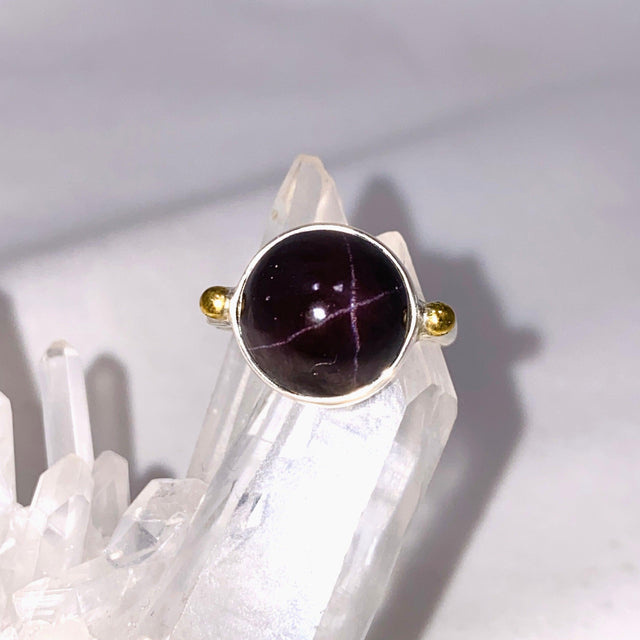 Star Garnet Round Ring with Brass Detailing Size 9 KRGJ3132 - Nature's Magick