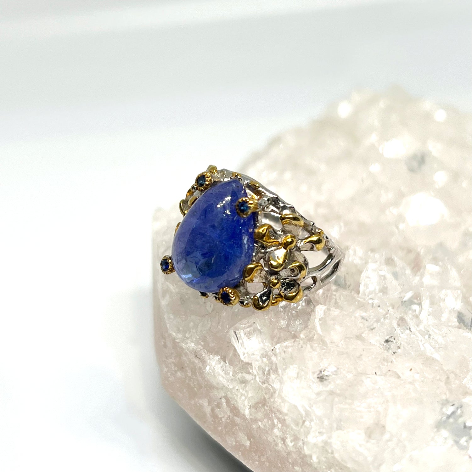 Tanzanite teardrop cabochon with Sapphire and 18ct Gold plate ring Size 7 GRA950
