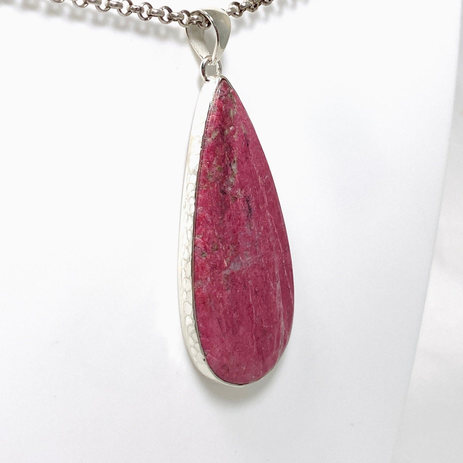 Thulite Teardrop Pendant in a Hammered Setting KPGJ4488 - Nature's Magick