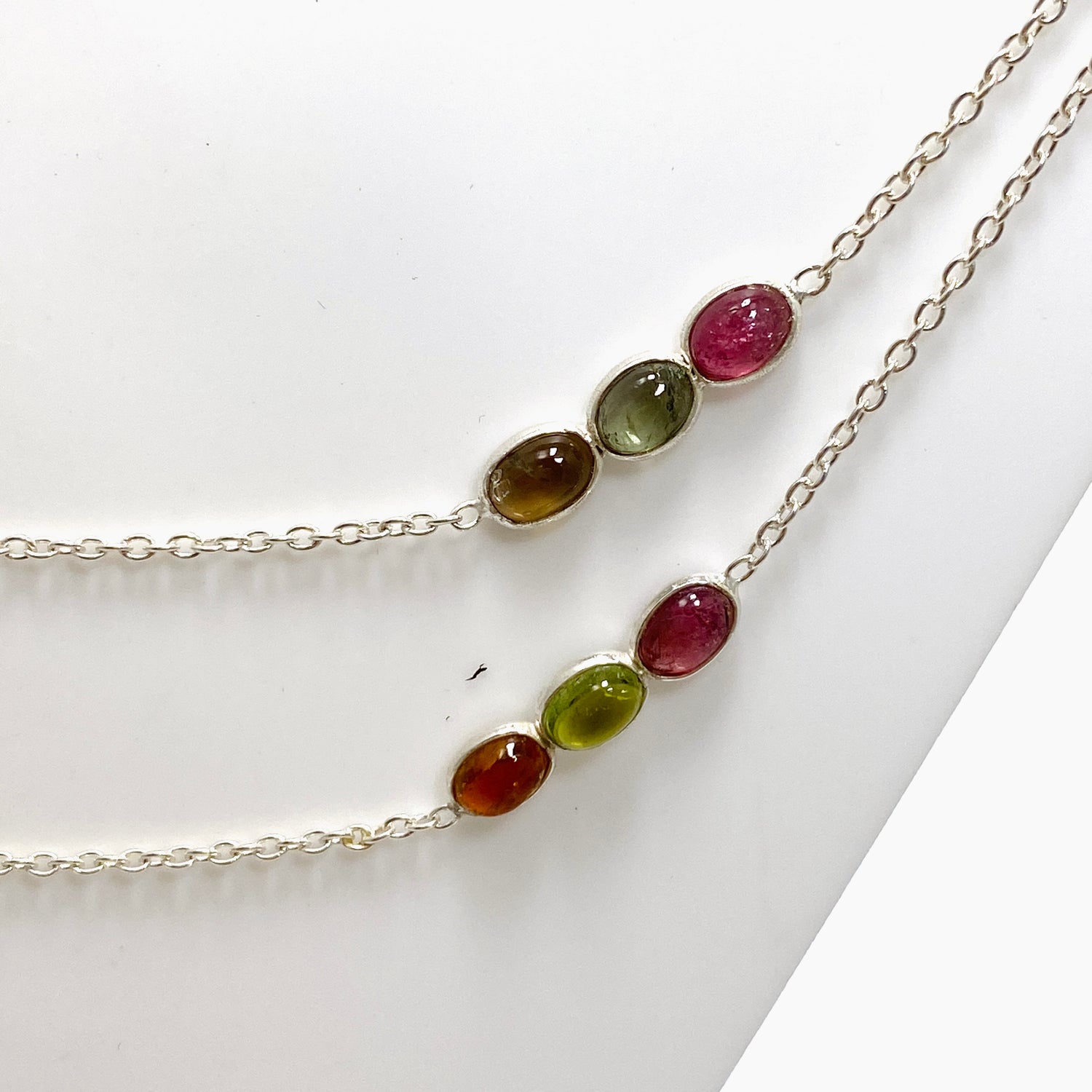 Tourmaline Oval Cabochon Necklace PNGJ001