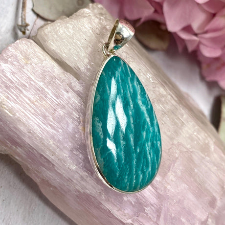 Amazonite teardrop pendant KPGJ2810 - Nature's Magick