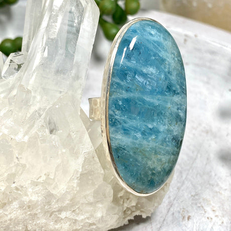 Aquamarine large oval cabochon ring with beaten band s.7 KRGJ1346 - Nature's Magick