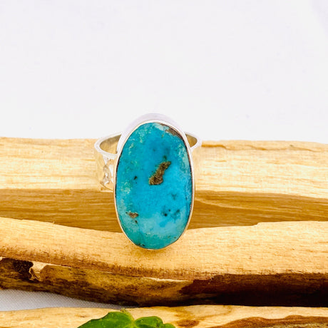 Arizona "Sleeping beauty" Turquoise cabochon oval ring with beaten band s.10 KRGJ1161 - Nature's Magick