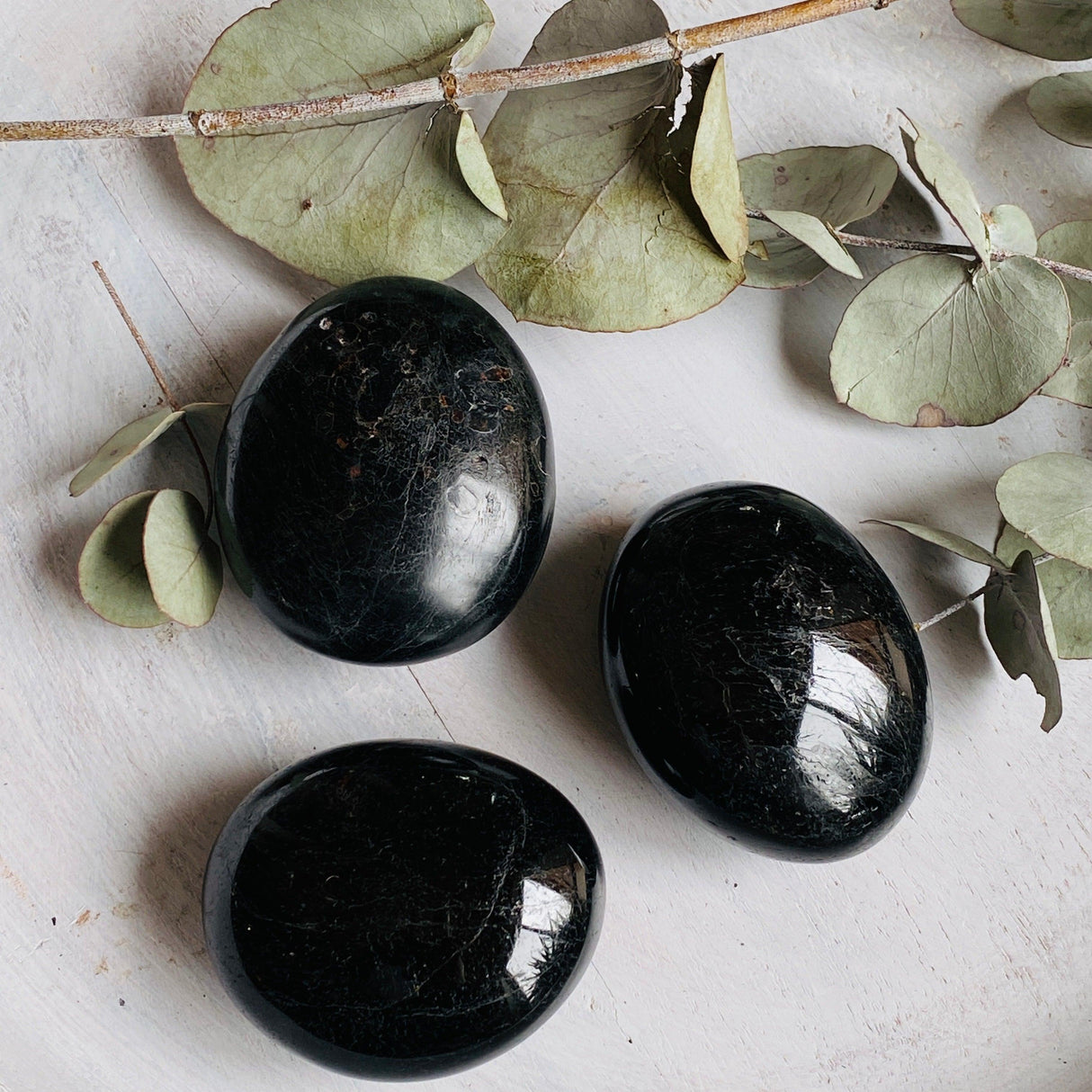 Black tourmaline palmstone 100-150g BTP-L - Nature's Magick