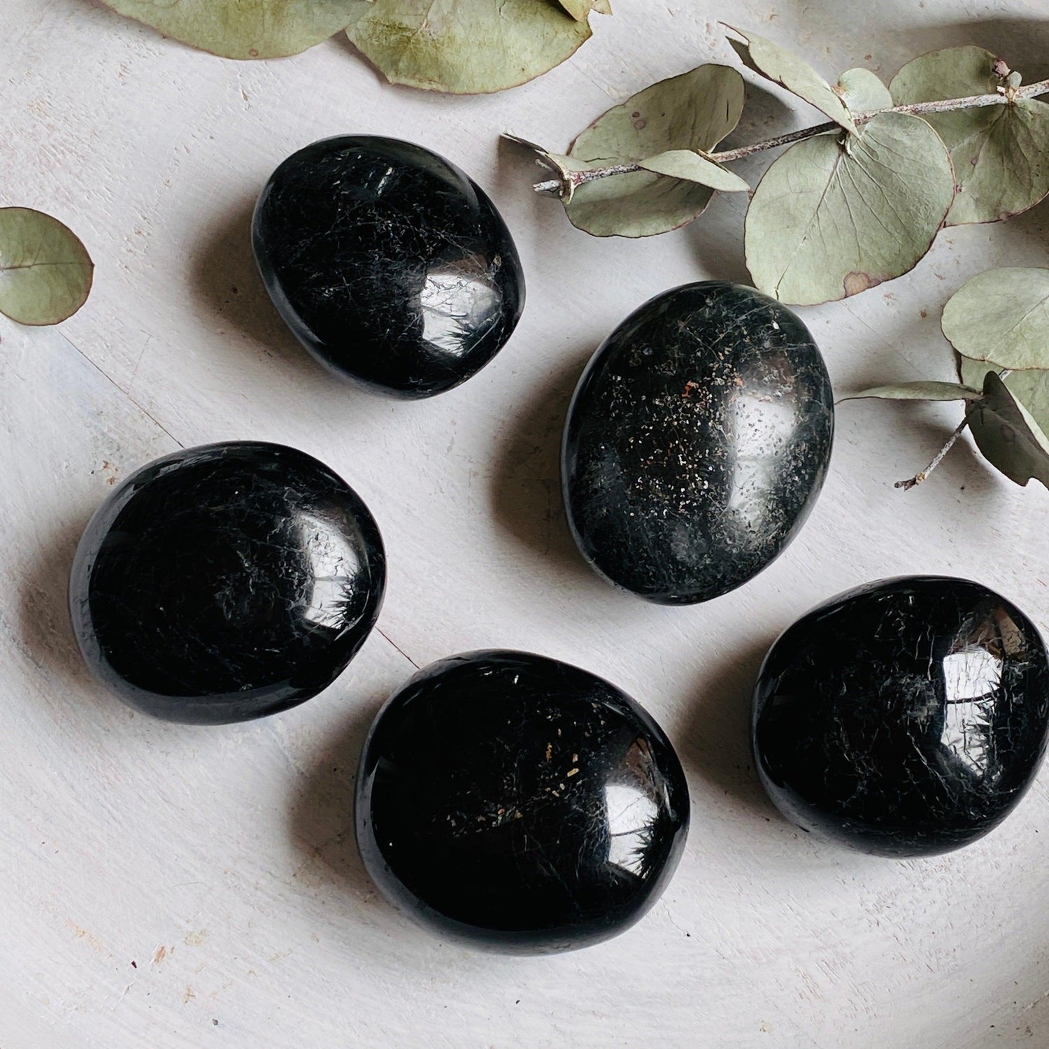 Black tourmaline palmstone 70-100g BTP-S - Nature's Magick