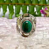Malachite oval cabochon ring with detailed banding s.6 KRGJ340 - Nature's Magick