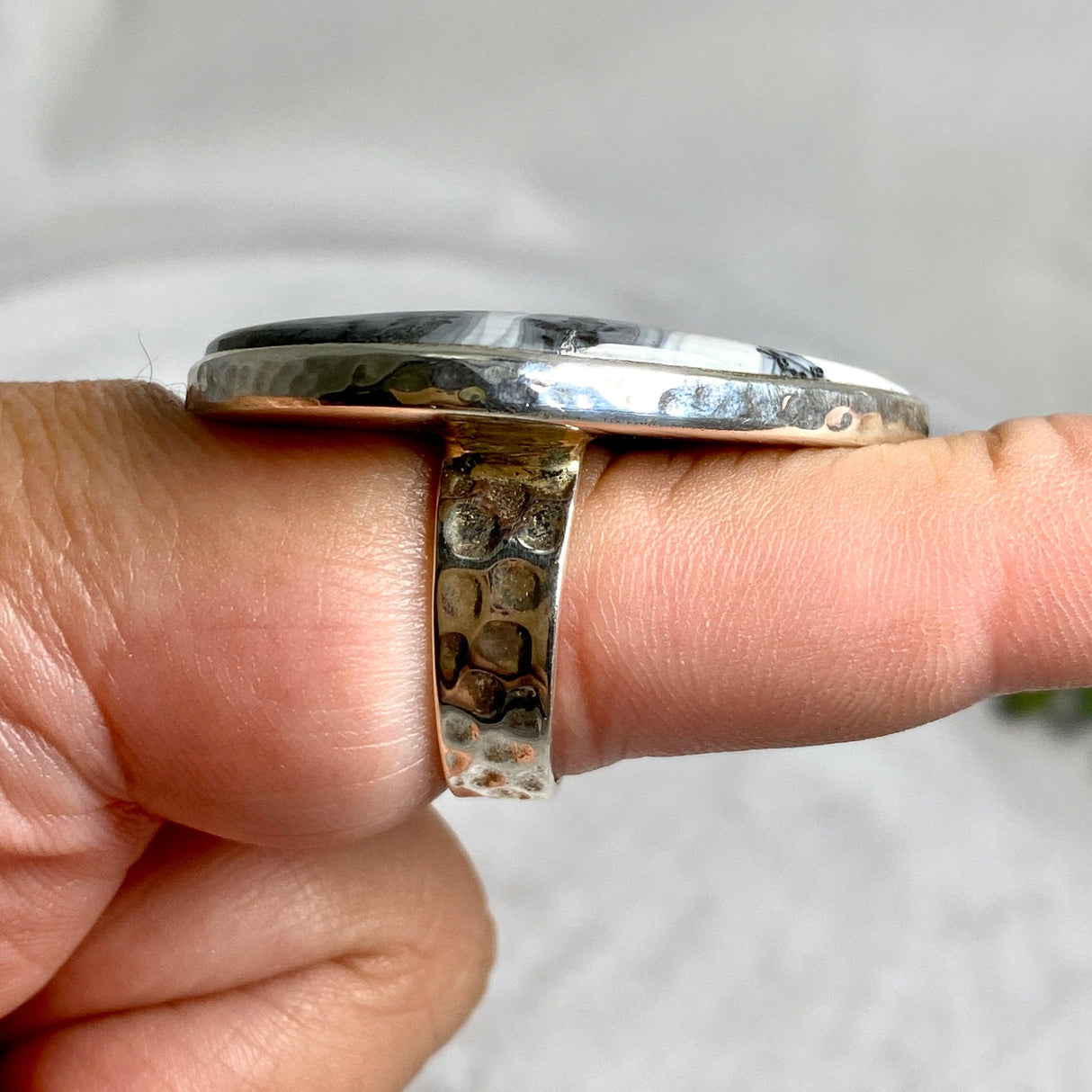 Maligano Jasper teardrop cabochon ring with beaten band s.9 KRGJ1567 - Nature's Magick