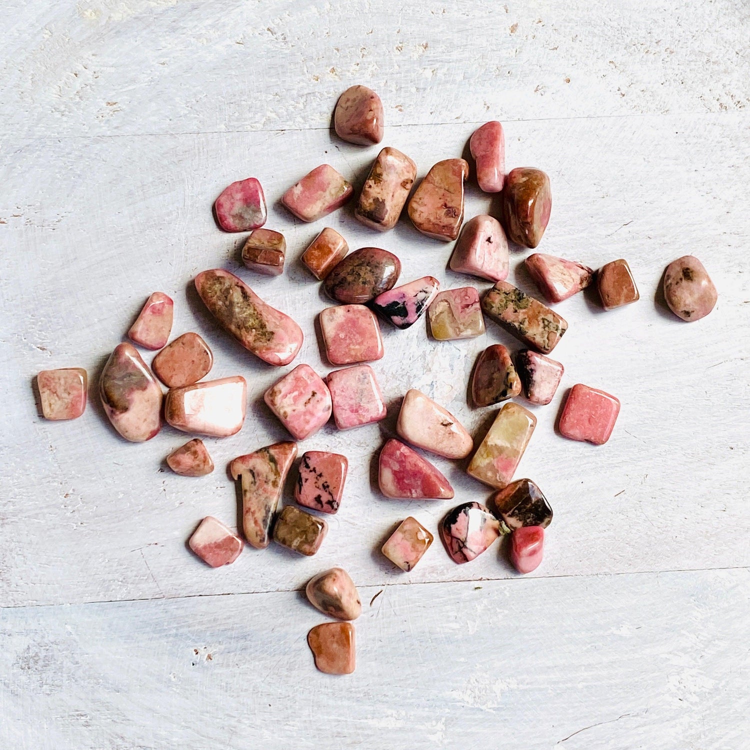 Mini tumbled stones (Chips) 50g - Rhodonite - Nature's Magick