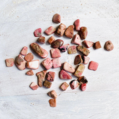 Mini tumbled stones (Chips) 50g - Rhodonite - Nature's Magick