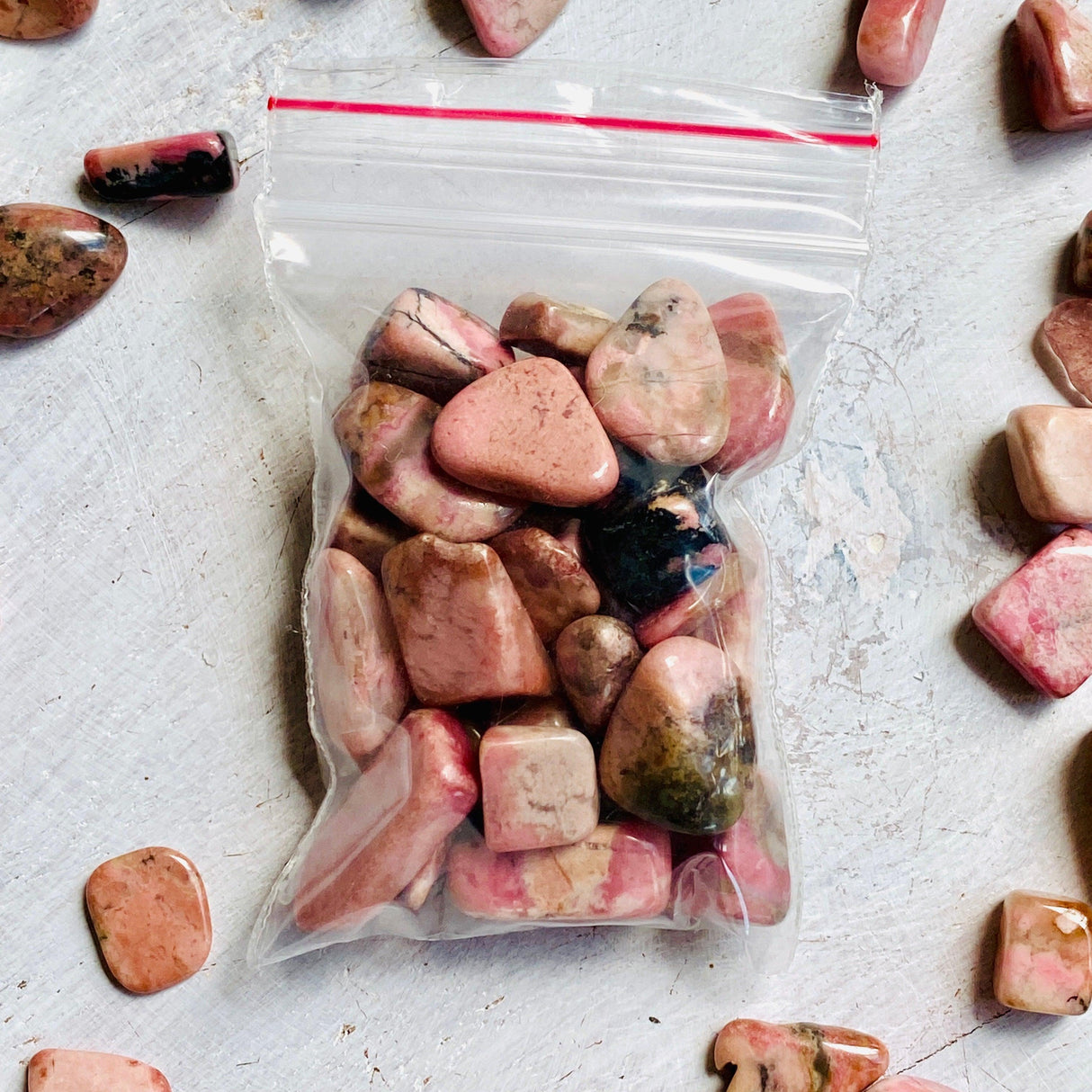 Mini tumbled stones (Chips) 50g - Rhodonite - Nature's Magick
