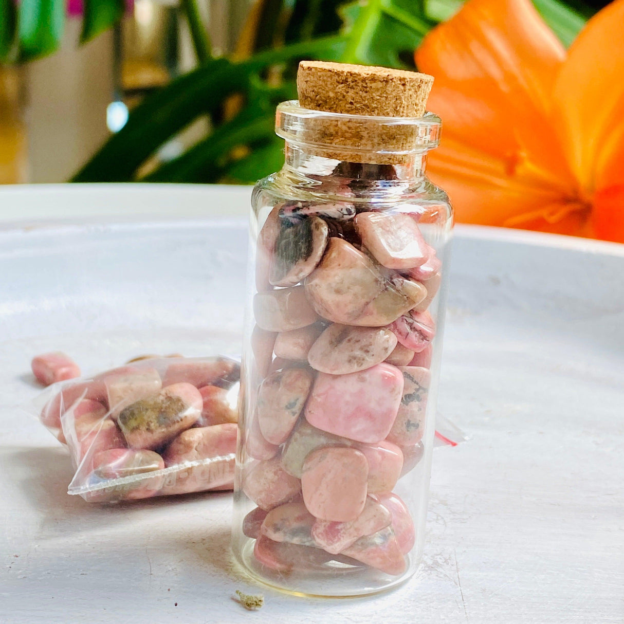 Mini tumbled stones (Chips) 50g - Rhodonite - Nature's Magick