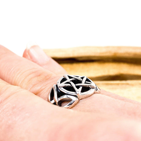 Pentagram / Pentacle and triquetra sterling silver ring RG150 - Nature's Magick