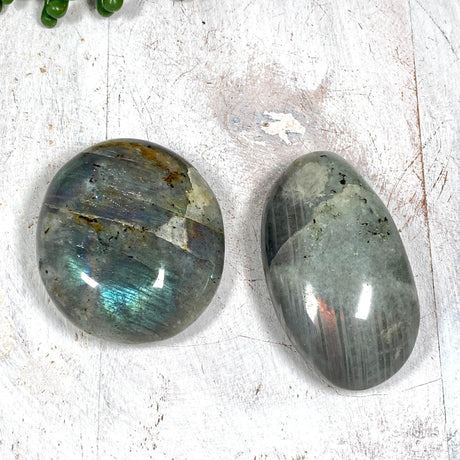 Purple labradorite palmstone PLBP - Nature's Magick