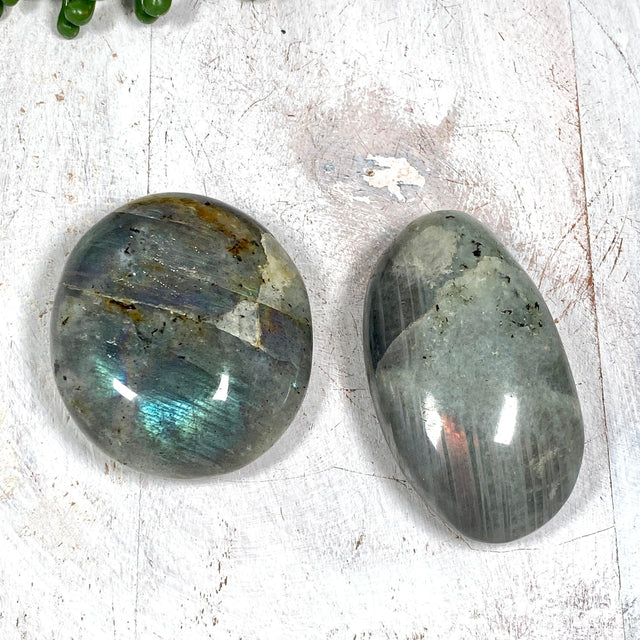 Purple labradorite palmstone PLBP - Nature's Magick