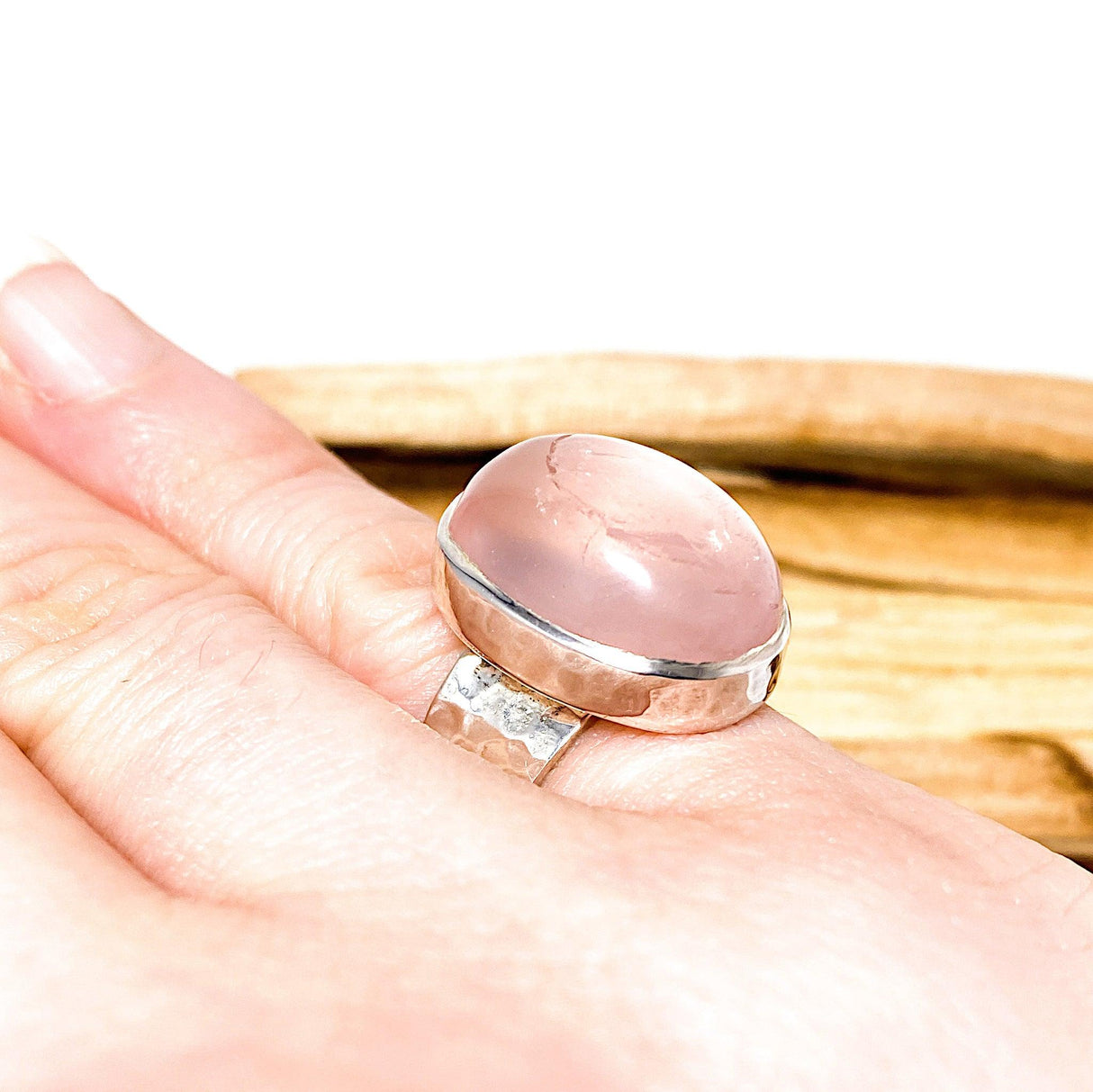 Rose Quartz oval cabochon ring with beaten band s.7 KRGJ467 - Nature's Magick