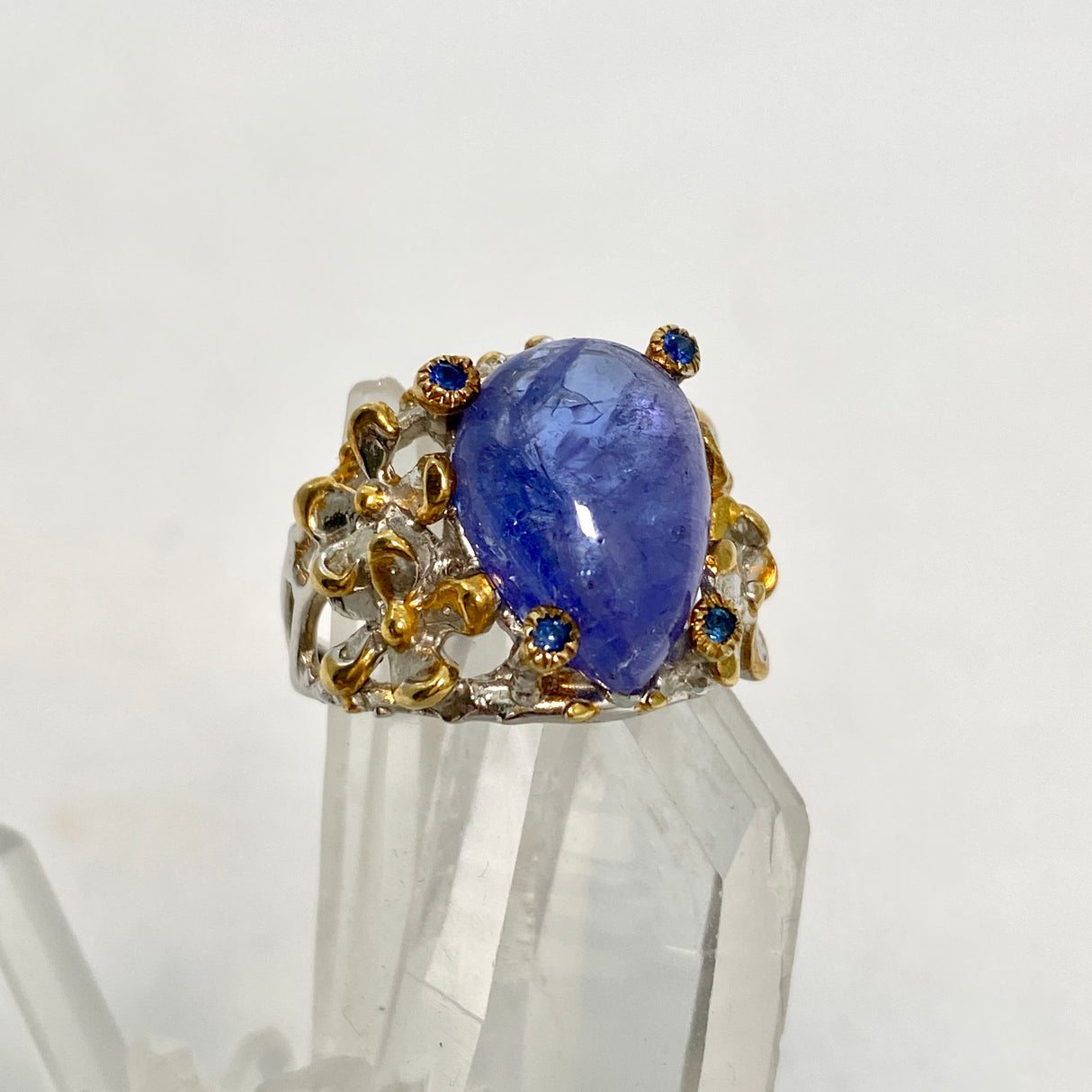 Tanzanite teardrop cabochon with Sapphite and 18ct Gold plate ring Size 7 GRA950