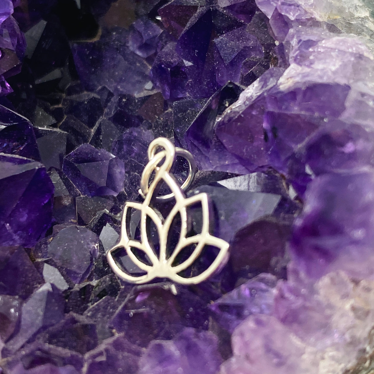 Sterling Silver Lotus Pendant SV50-613