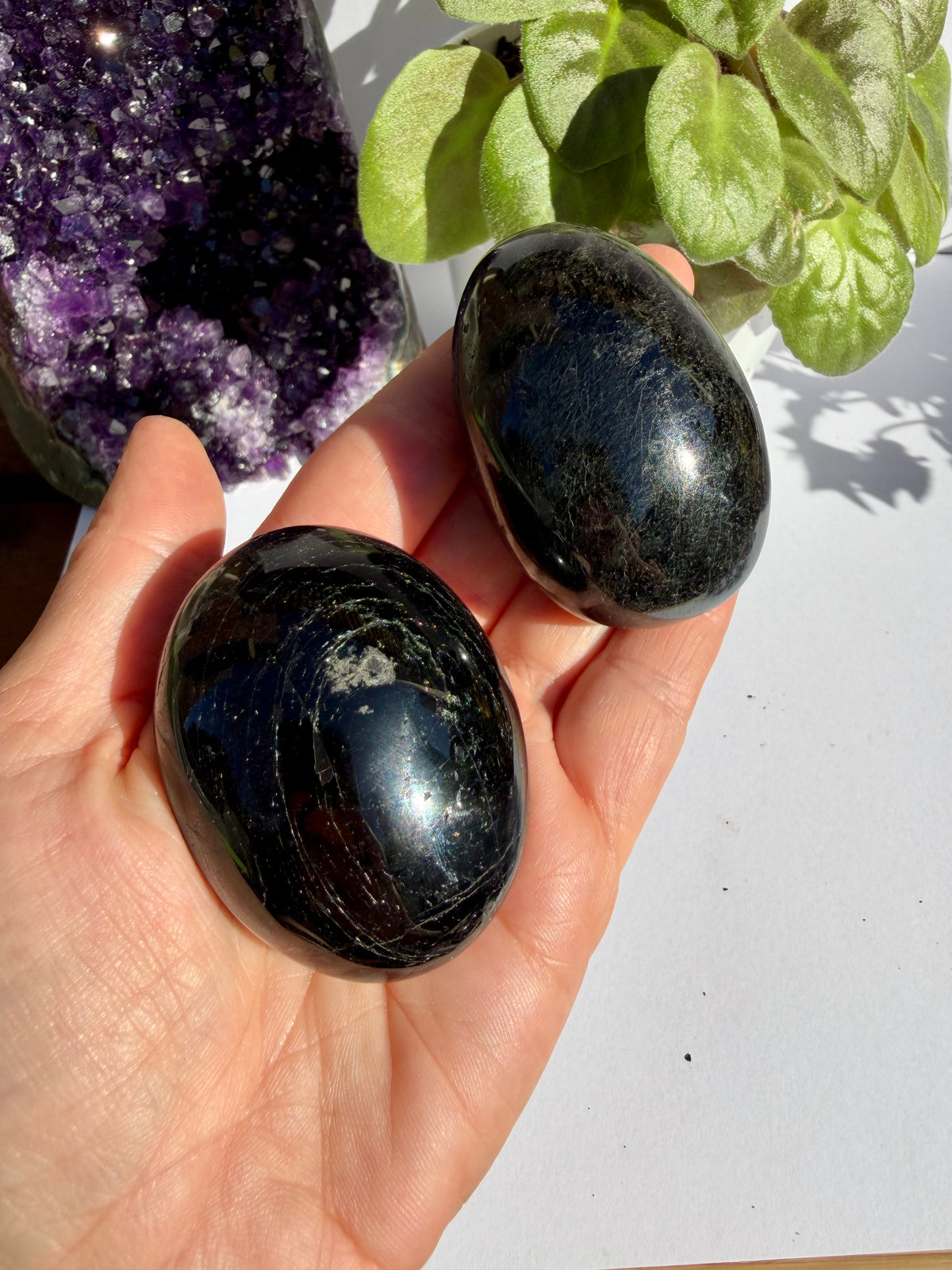 Black tourmaline palm stone 70-100g BKTP-100