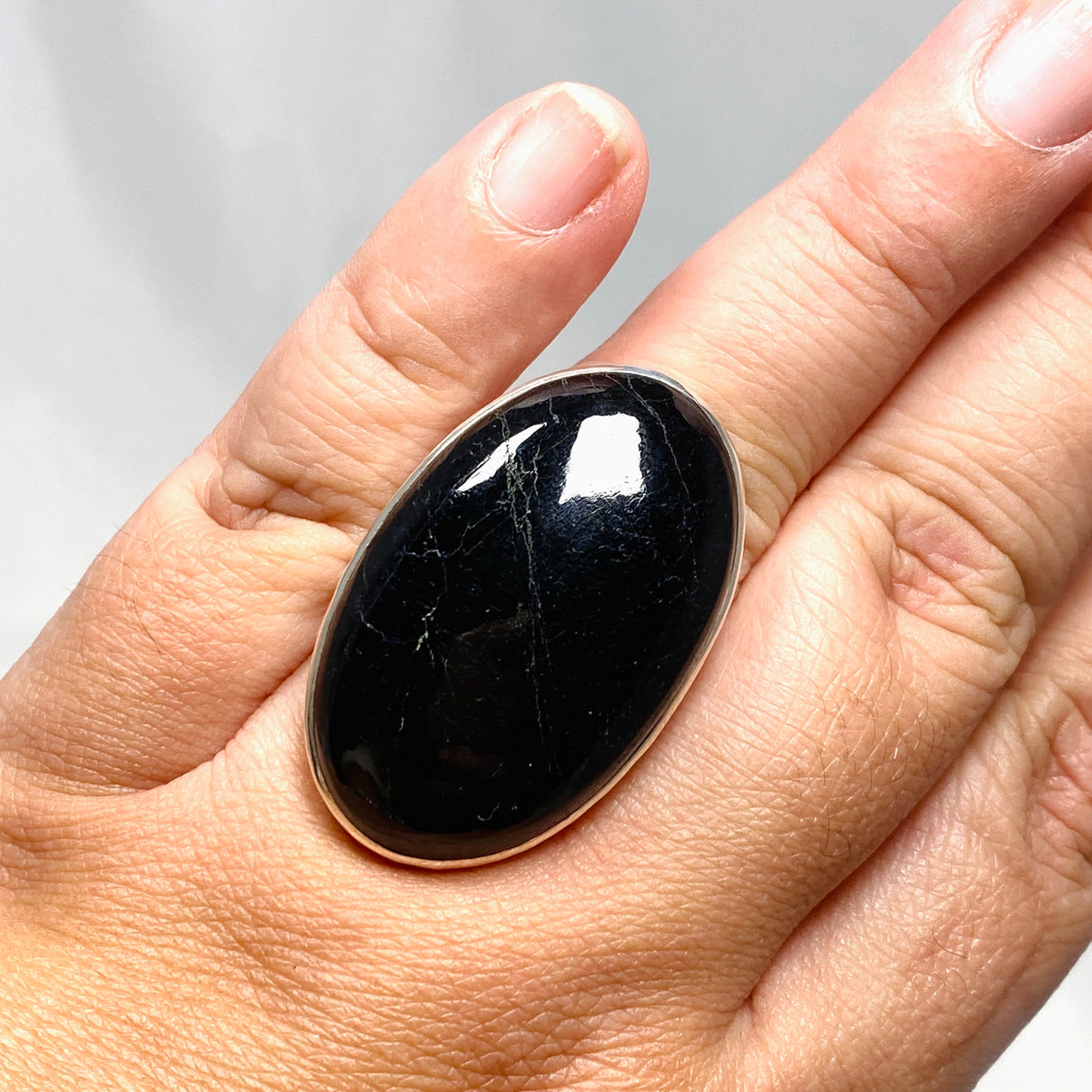 Black Tourmaline Oval Hammered Band Ring Size 11 KRGJ2876