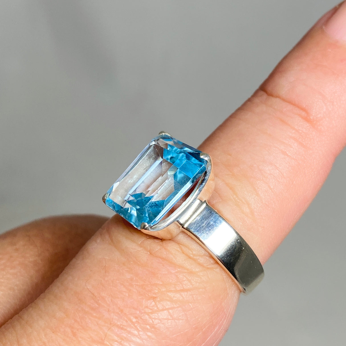 Blue Topaz Emerald Cut Faceted Ring Size 9 PRGJ498