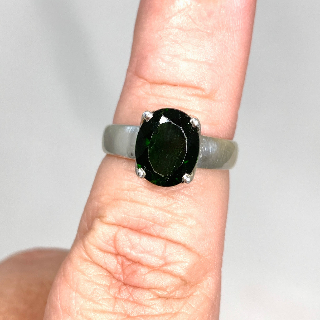 Chrome Diopside Oval Faceted Ring Size 7 PRGJ518