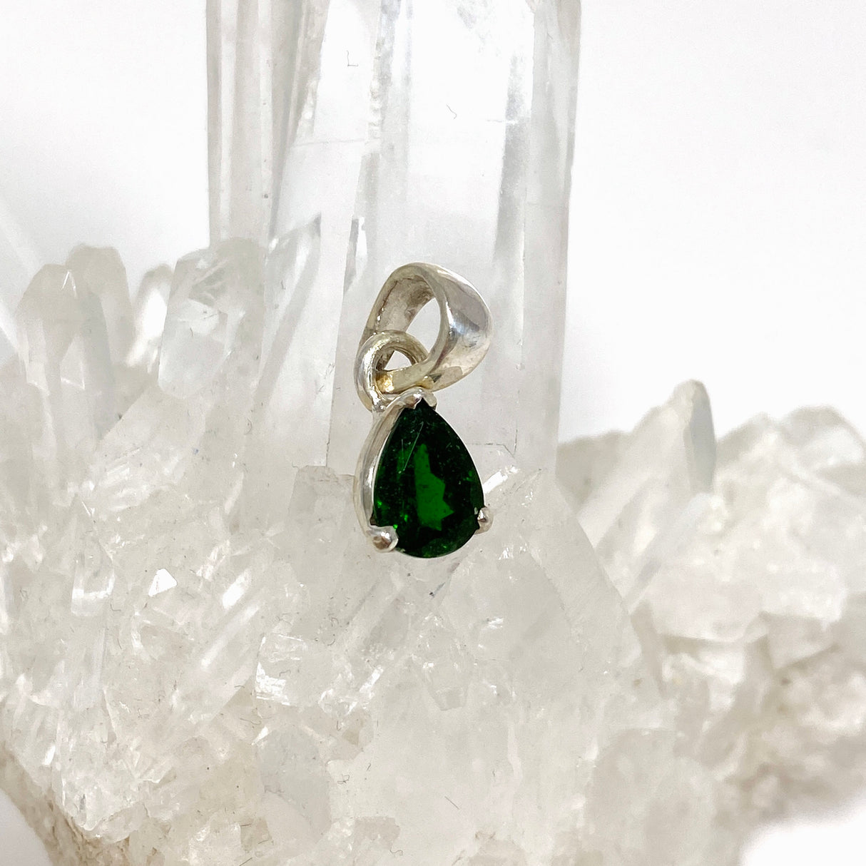 Chrome Diopside Teardrop Faceted Pendant PPGJ792