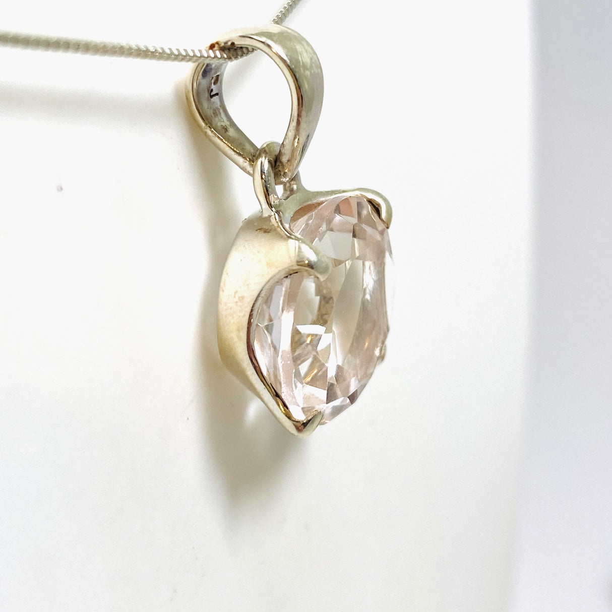 Clear Quartz Round Faceted Pendant PPGJ910