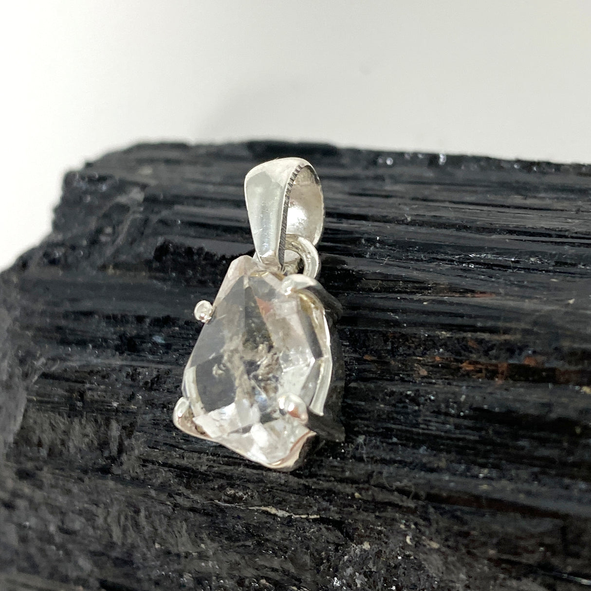 Diamond Quartz Raw Pendant PPGJ781