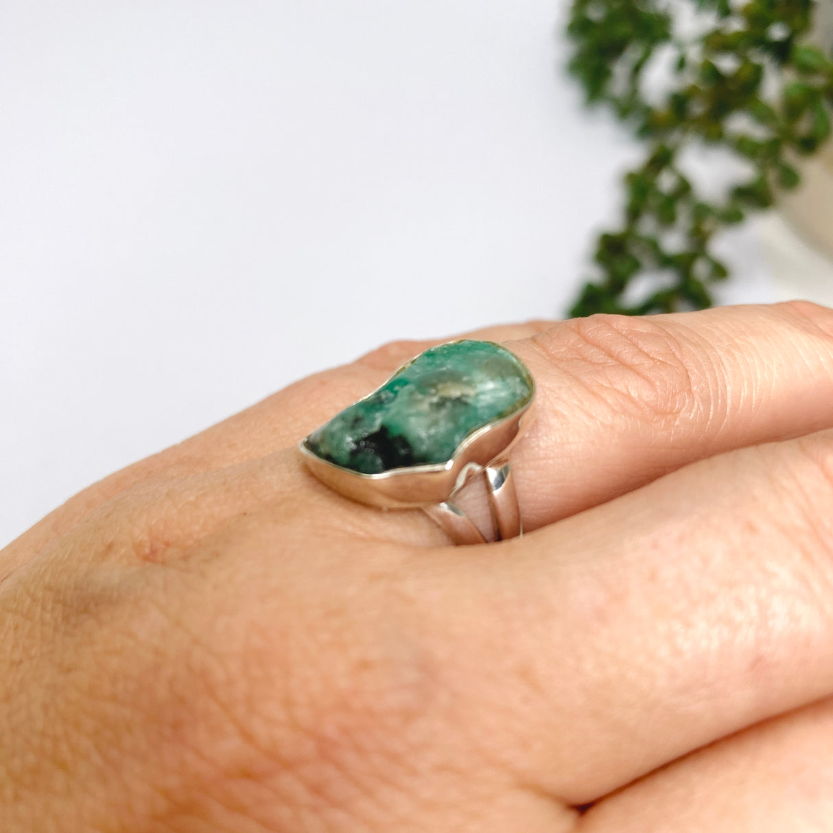 Emerald Raw Ring Size 7 KRGJ2979