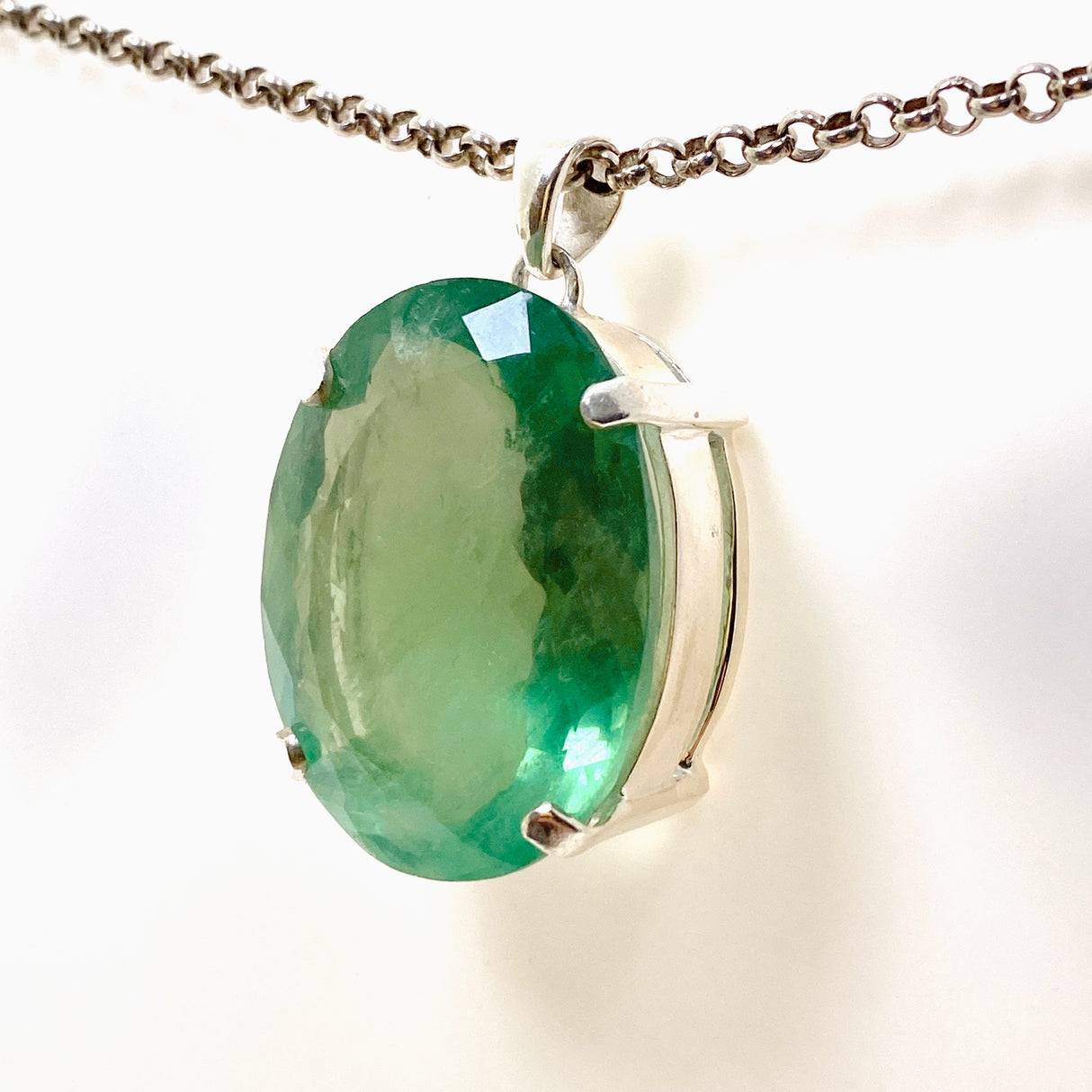 Green Fluorite Oval Faceted Pendant KPGJ4799