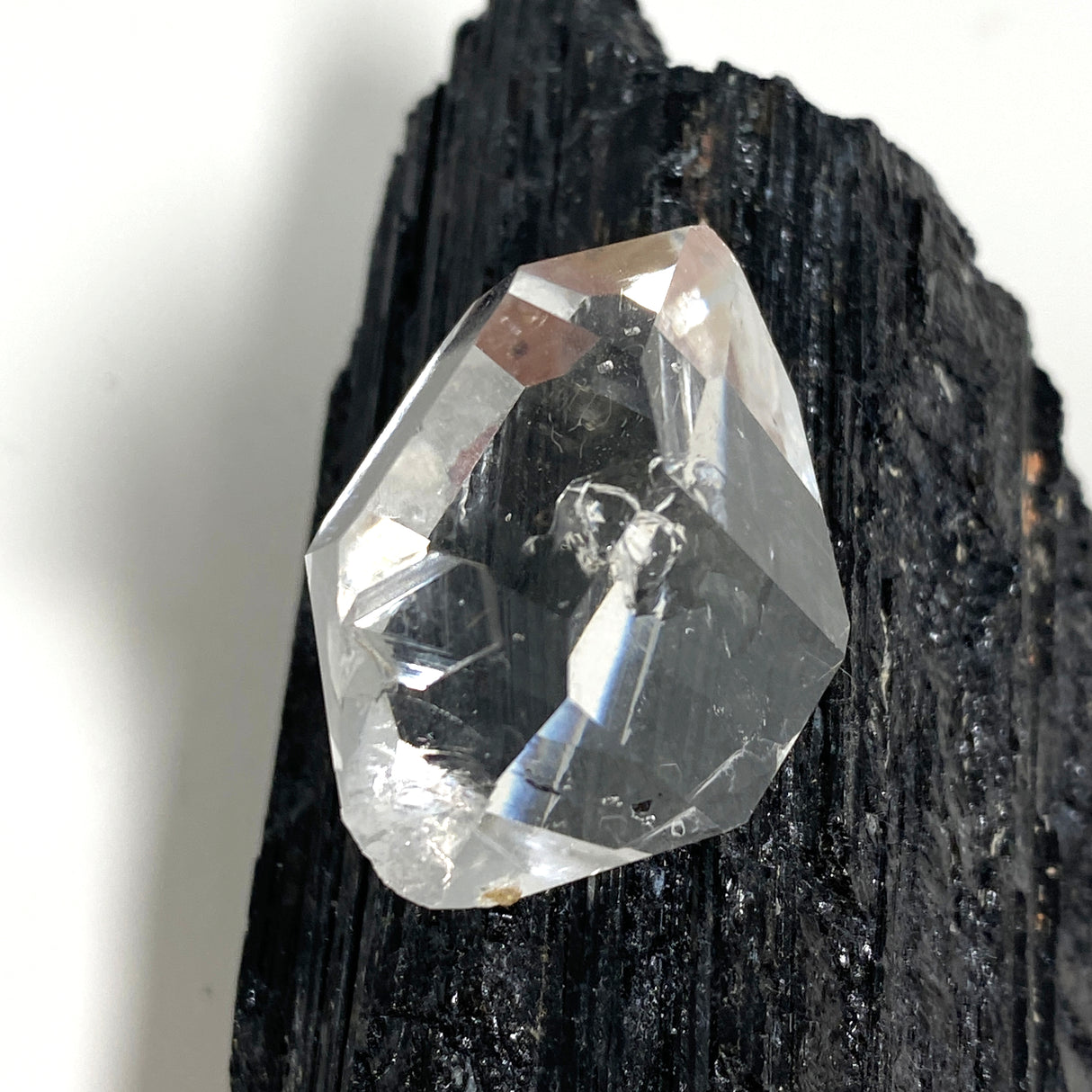 Herkimer Diamond Quartz Crystal 12.09 g 30x17x16mm A+ HDQ-01