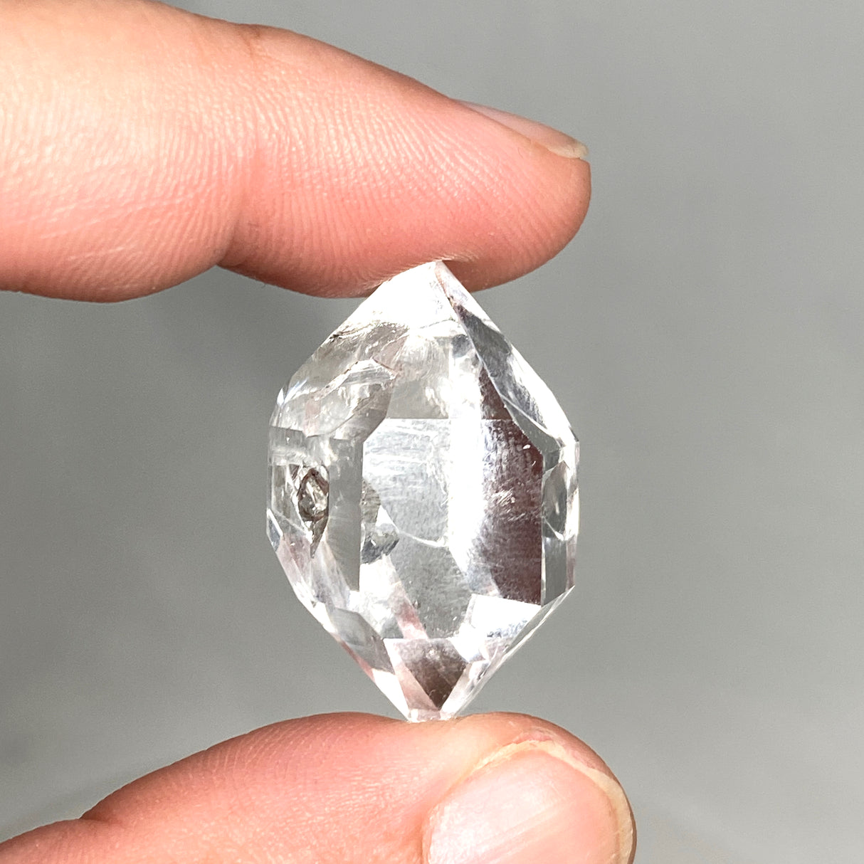 Herkimer Diamond Quartz Crystal 12.09 g 30x17x16mm A+ HDQ-01