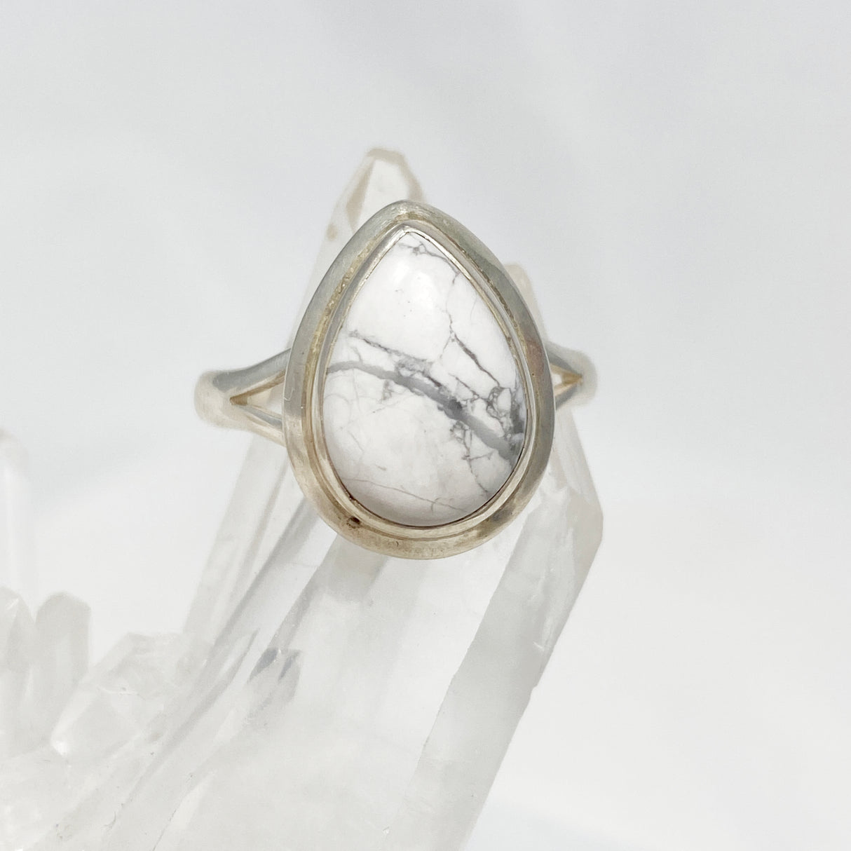 Howlite Teardrop Ring Size 10 KRGJ3083