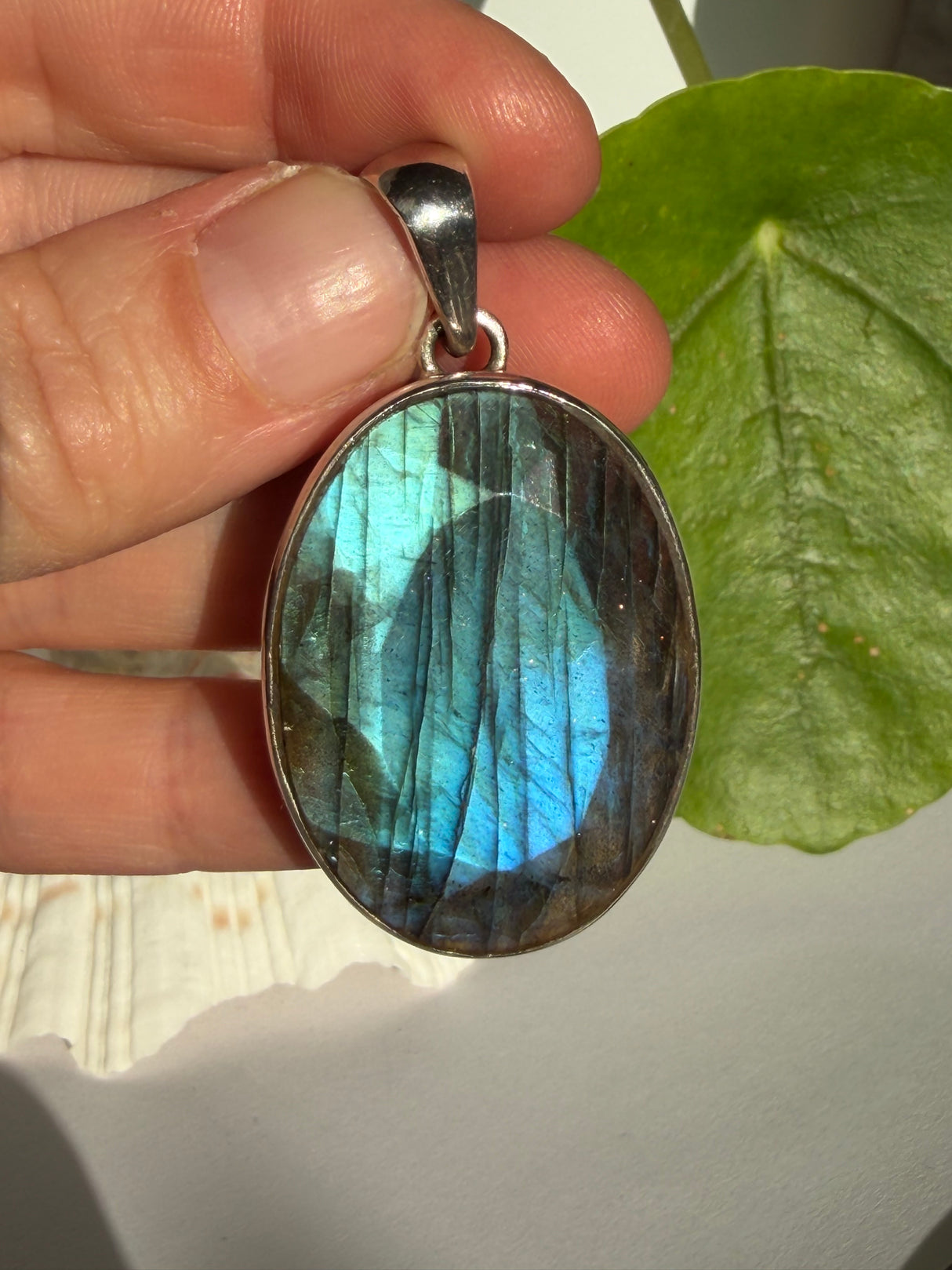 Labradorite oval faceted pendant in sterling silver PPGJ391